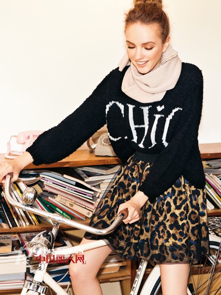 Banana CiCi女装冬季款 豹纹洋溢街头彰显野性美