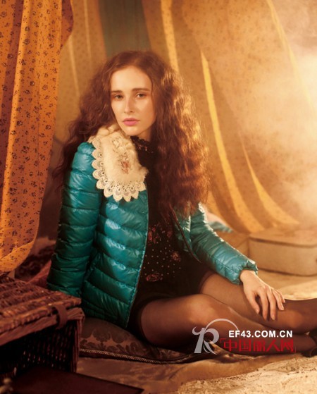 木帛冬季短款外套 告别小短腿打造“黄金”身材