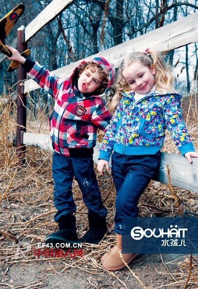 水孩儿童装时尚格纹 吹来冬季英伦风