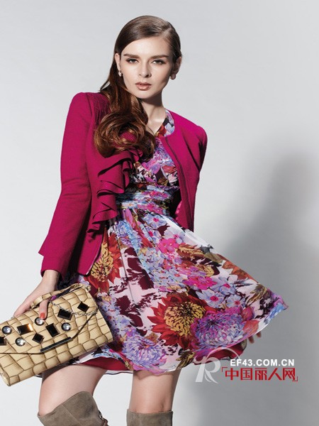 卡特丽女装 渲染印花风彰显民族风