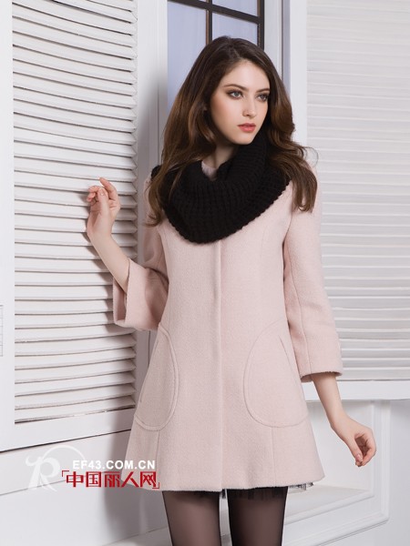 玛纬丝女装 裸色毛呢让你优雅现身