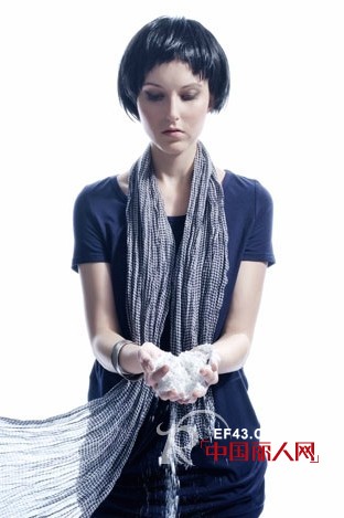 川代女装品牌 演绎现代都市时尚女性休闲与优雅