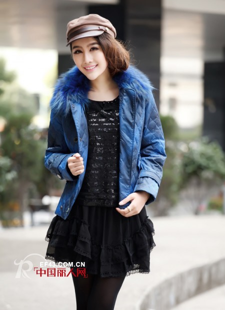 芙瑞丽短款羽绒服  娇小MM们的时尚新宠