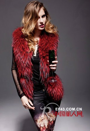 GHYCI至IN夜店装 变身性感女王