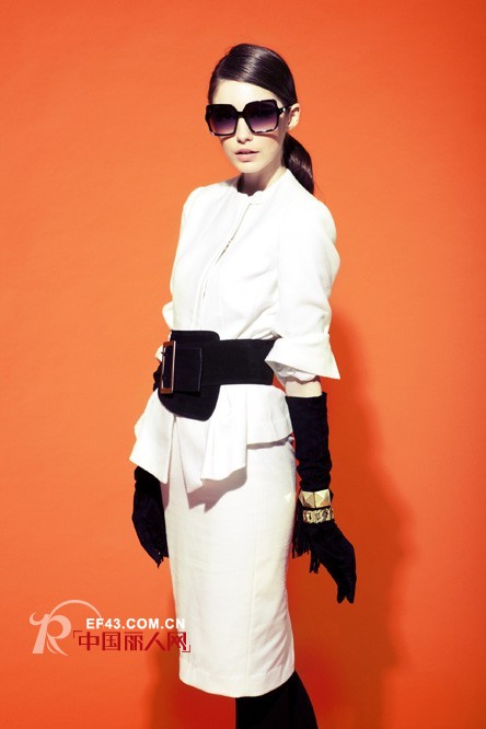 A/E时尚女装冬季 柔媚与帅朗的冷艳女王