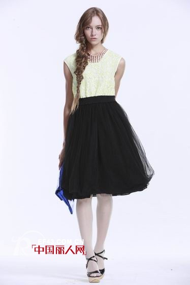 岱熹2013春夏新服 神秘黑演绎经典造型