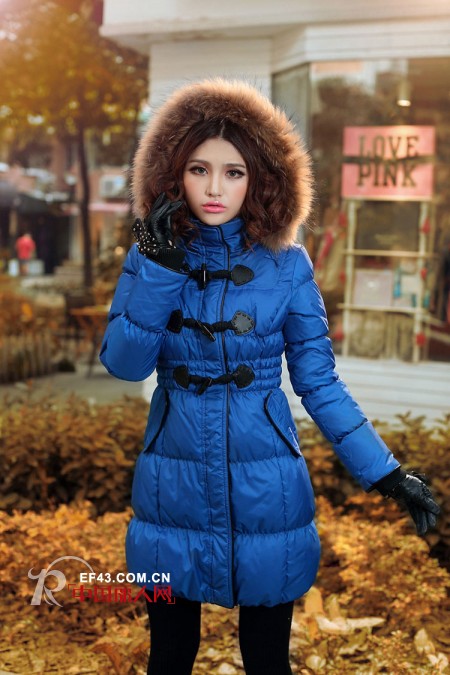 爱上休闲风之连帽  打造寒冬可人儿形象