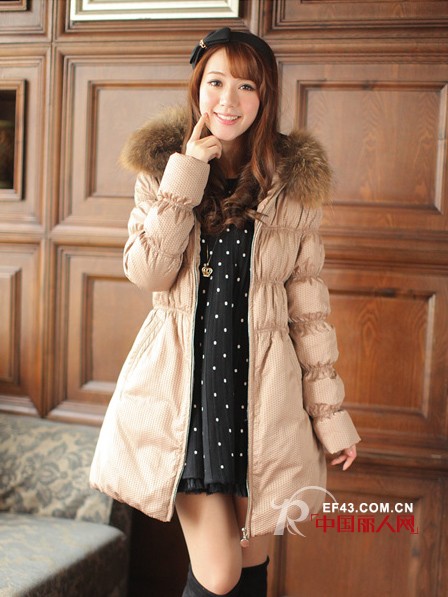 爱上休闲风之连帽  打造寒冬可人儿形象