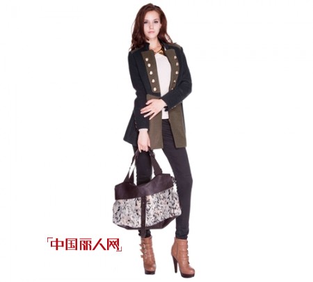 百图女装秋冬新款 至酷军装风强势来袭