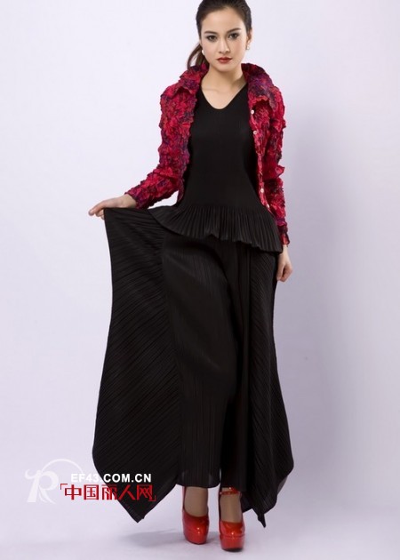 JanetWear珍妮维尔2013春夏新品  将褶皱时尚进行到底