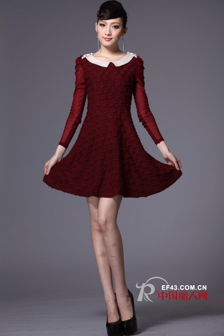 应有美色女装冬款 Lady感连衣裙打造职场至IN潮搭