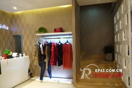 热烈庆祝迪斯廷·凯女装河南鹤壁市专卖店盛大开业