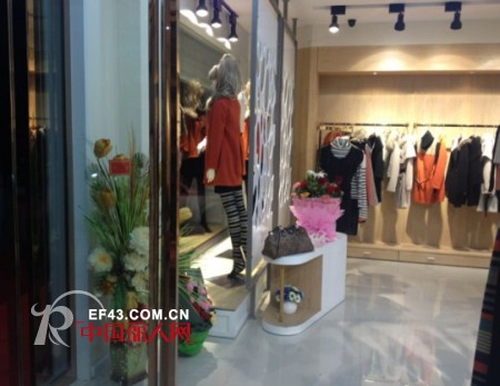 热烈庆祝末未女装陕西省安康市平利县专卖店开业