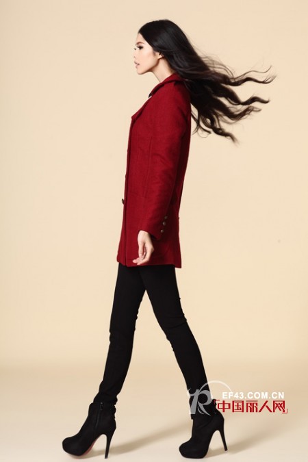 茜诗迪女装毛呢大衣 打造欧美高街风格