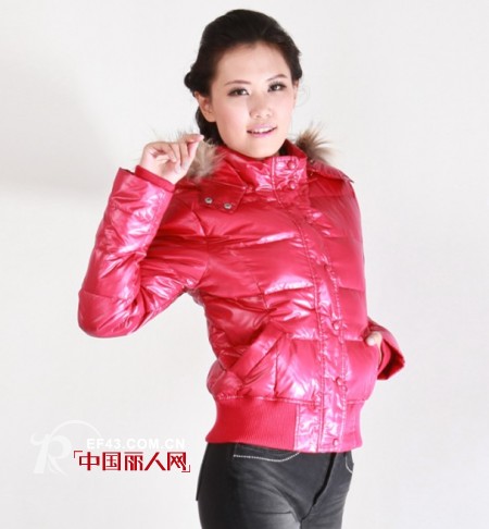 第五街休闲装  让时尚的特点与衣服完美结合