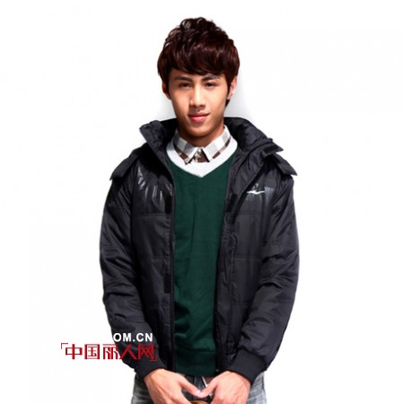 鸿星尔克运动装 冬季张扬运动激情