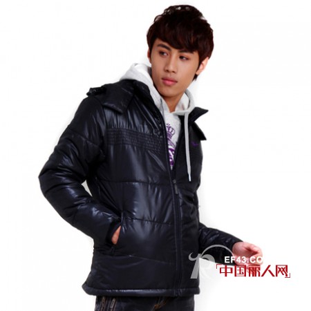 鸿星尔克运动装 冬季张扬运动激情