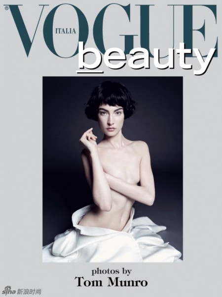 女神驾到,名模宽衣解带半裸写真.