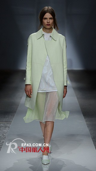 宝姿PORTS2013春季新品置身于古典艺术殿堂