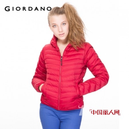 Giordano休闲羽绒服绚丽色彩现街头张扬青春