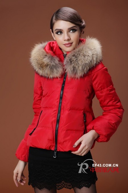 卓欧冬款羽绒服 轻松变身百变女郎