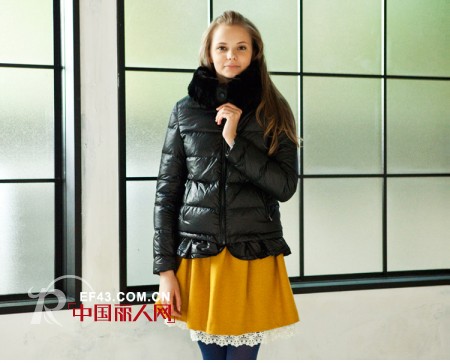 歌莉娅品牌女装  跳跃色彩打破冬日沉默气息