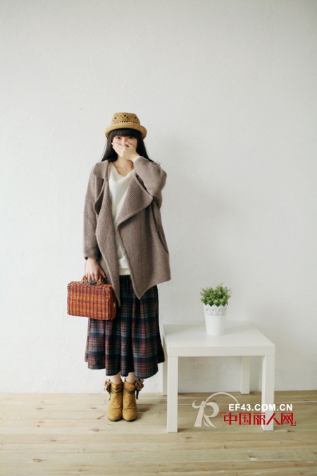 森系女扮靓小心机 散发温暖清新文艺范儿