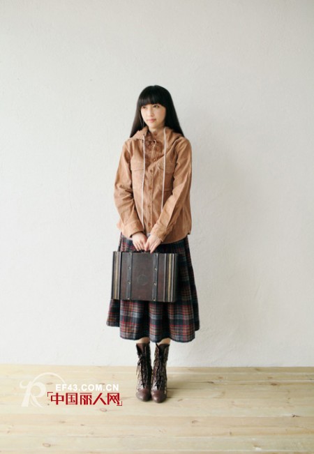 森系女扮靓小心机 散发温暖清新文艺范儿