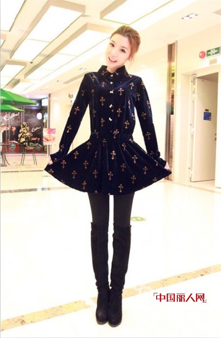 天鹅绒连衣裙打造拜年装 乖巧淑女Icon缔造乖乖女形象