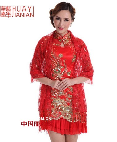 华艺嘉年中式时尚女装  展现中国女性的玲珑曲线