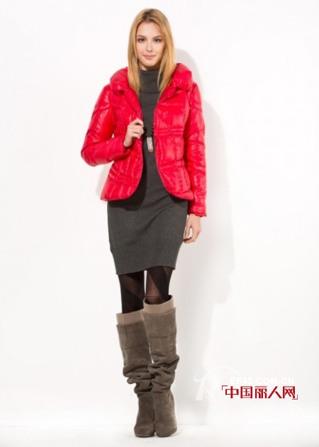 心吻女装  在不经意间自然散发女人的自信与性感