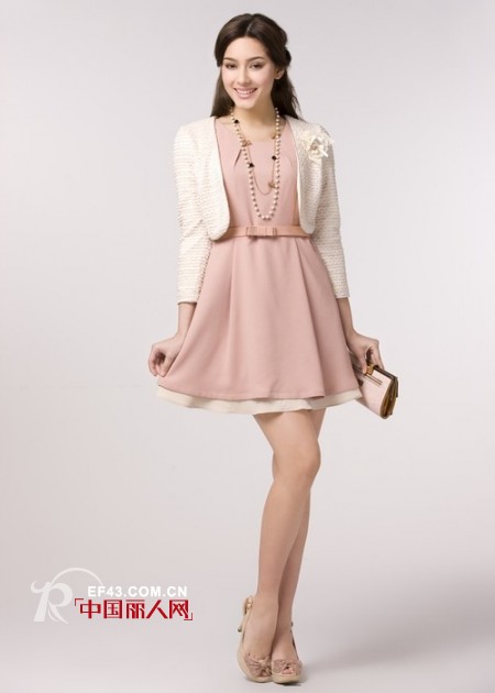 花讯品牌女装 优雅名媛Icon搭完美呈现