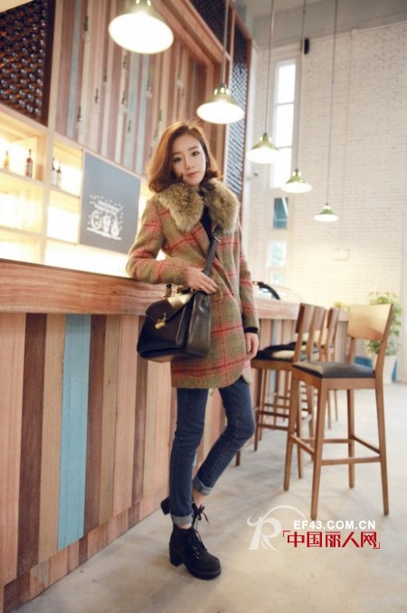 毛茸茸大战冬季街头 时尚达人教你这样搭