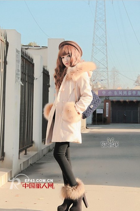 毛茸茸大战冬季街头 时尚达人教你这样搭