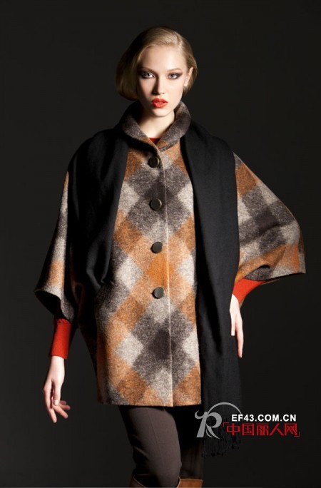 BELFORD宽松廓形大衣简约大气独领风骚