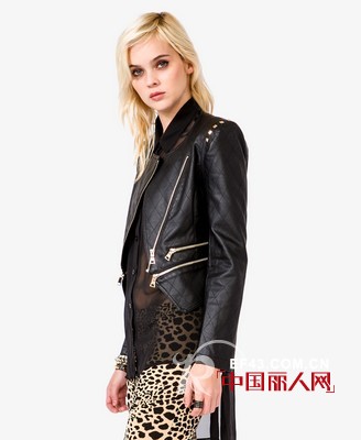 Forever21仿皮质系列机车摇滚风打造至IN装扮