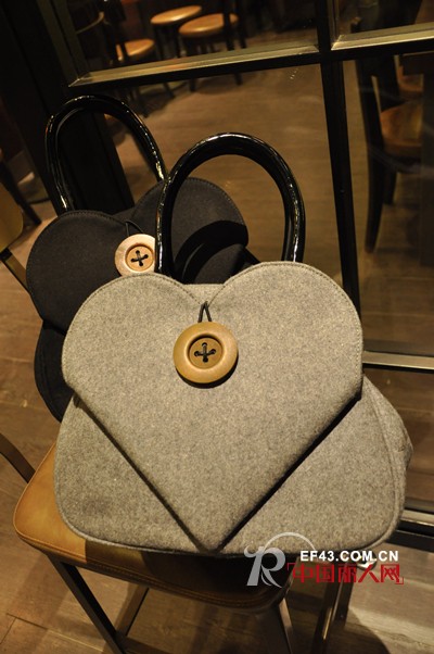 至IN英伦范范潮包  提升你的时尚品位