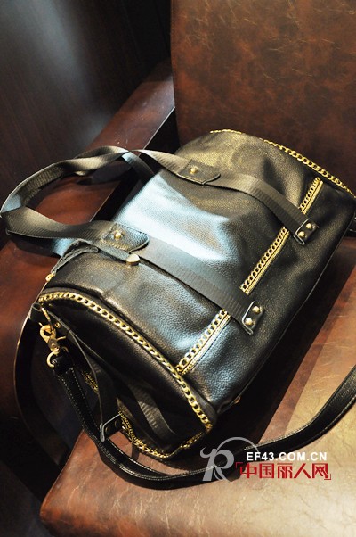 至IN英伦范范潮包  提升你的时尚品位