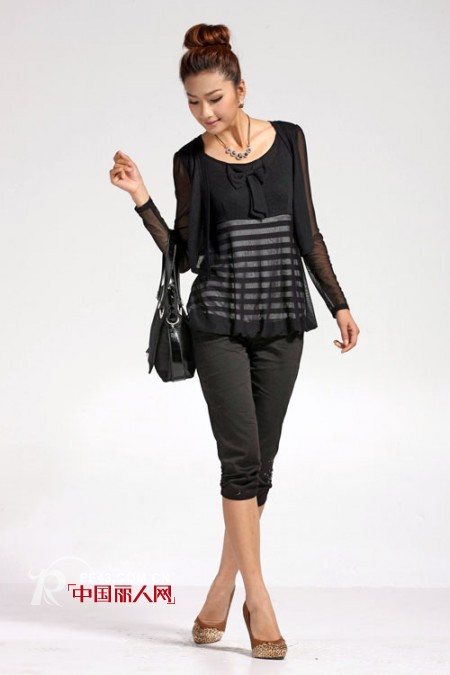 鸿利容达品牌女装2013春夏新品画册