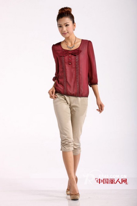 鸿利容达品牌女装2013春夏新品画册