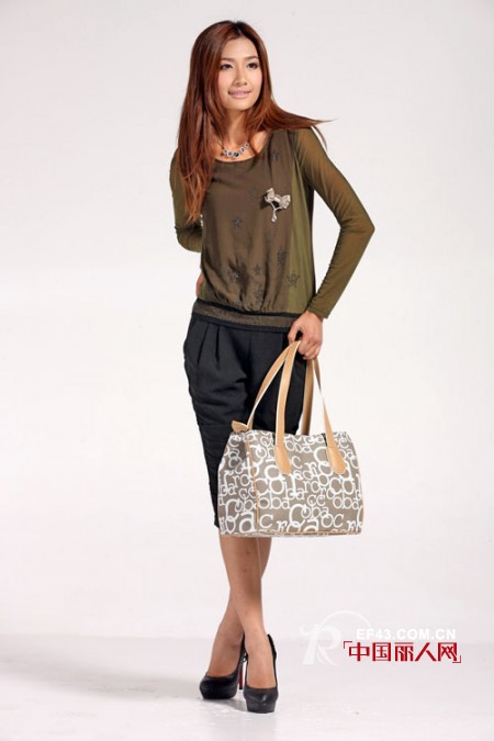 鸿利容达品牌女装2013春夏新品画册