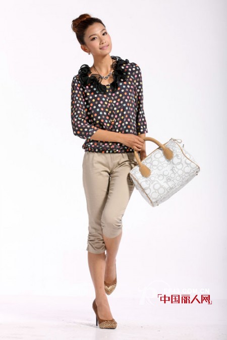 鸿利容达品牌女装2013春夏新品画册