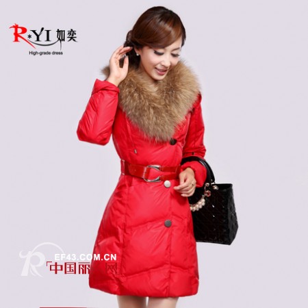 如奕羽绒服 完美廓形尽情展现小蛮腰