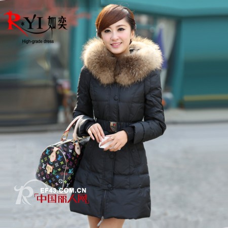 如奕羽绒服 完美廓形尽情展现小蛮腰