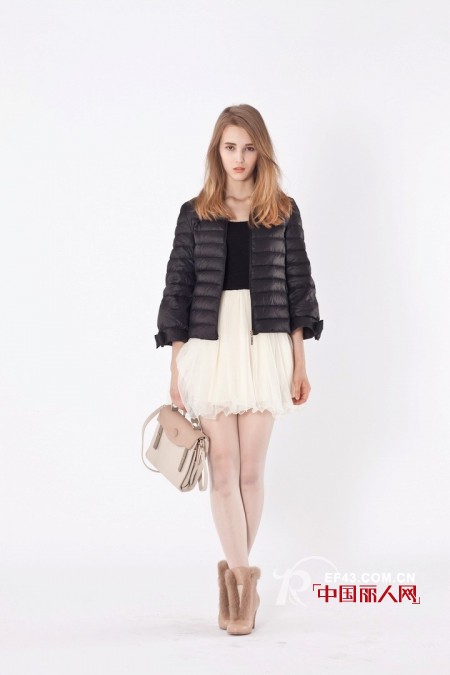 ONEMORE时尚女装教您冬季短外套+连衣裙巧搭配