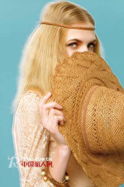 暗香绽放 绚烂美丽之春——雪凡妮2013春季女装焕然上市