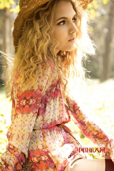 雪凡妮2013春季新品 更衬淑女优雅姿态