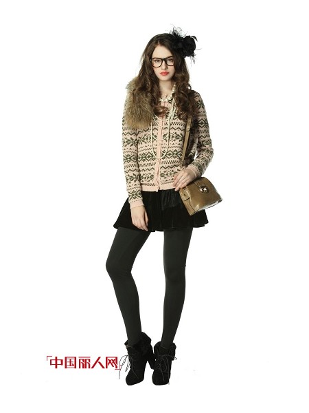 CHEZ COCO女装冬款 几何图案大放光彩
