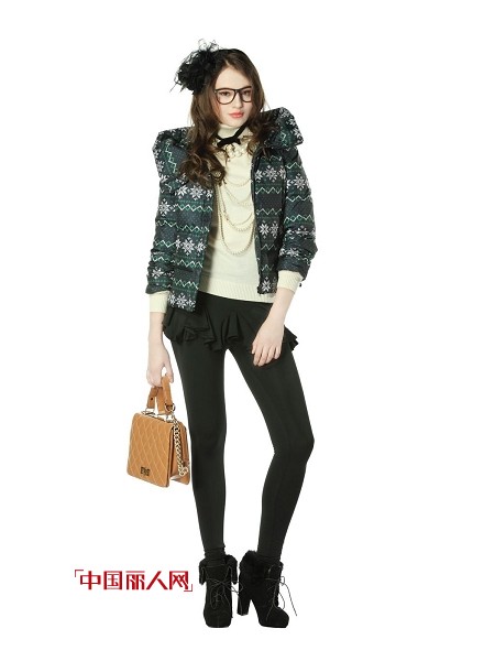 CHEZ COCO女装冬款 几何图案大放光彩