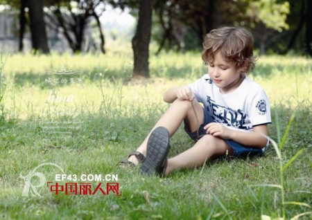 孩子的缤纷童年 妈咪之星童装